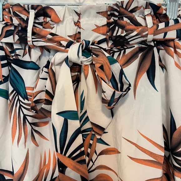 SHEIN High Waist Tropical Print Shorts - Brown and Green - Picture 4 of 7